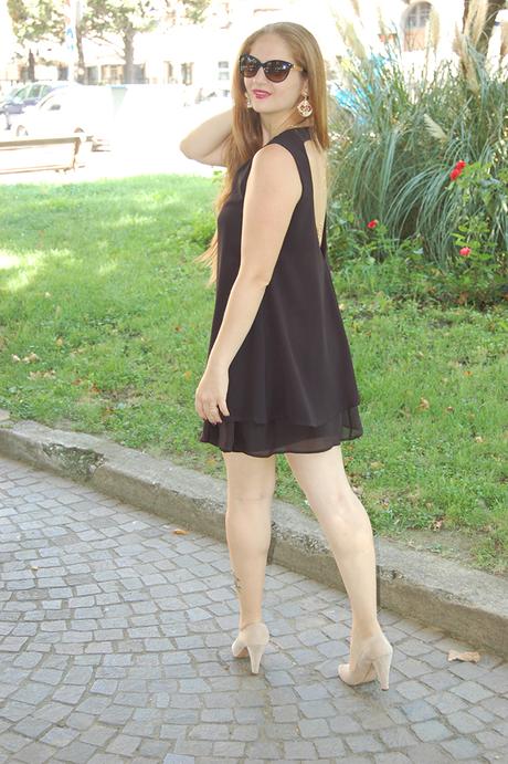 Una sera d’estate. Look romantico in nero carmen recupito il tocco glam