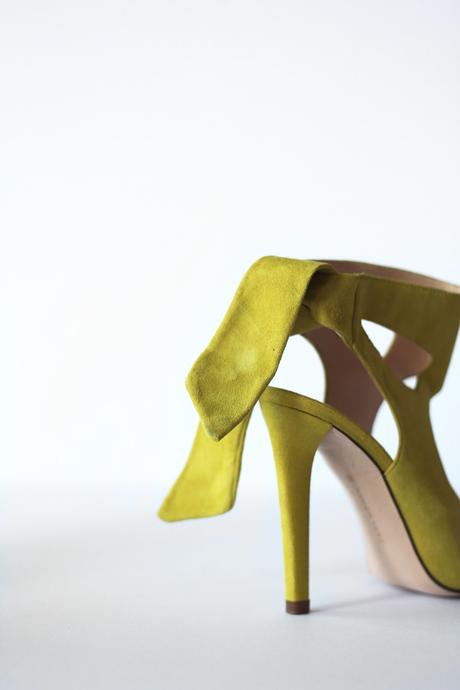 SHOETING | Yellow bow sandals