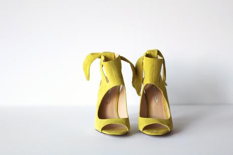 SHOETING | Yellow bow sandals