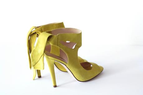 SHOETING | Yellow bow sandals