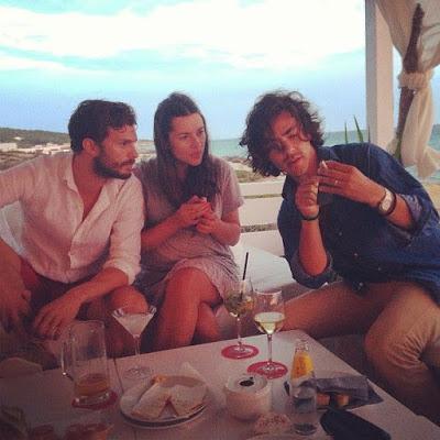 Jamie Dornan pubblicizza Jack Savoretti e i suoi pezzi perfetti