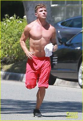 Ryan Phillippe: 40 anni e niente trippe!