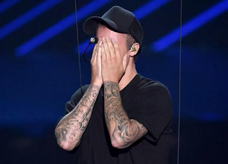 Video dell'esibizione di Justin Bieber ai VMA 2015