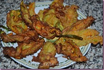 Fiori di zucca dolci fritti (6) Fiori di zucca dolci fritti (6)