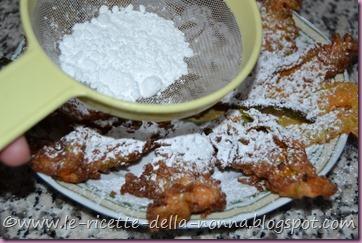 Fiori di zucca dolci fritti (7) Fiori di zucca dolci fritti (7)