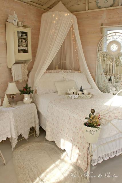 Idee fai da te per arredare la camera da letto in stile shabby chic