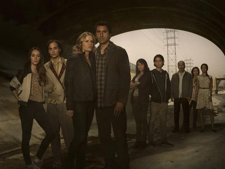 Fear the Walking Dead – 1×02 Alycia Debnam Carey as Alicia, Frank Dillane as Nick, Kim Dickens as Madison, Cliff Curtis as Travis, Elizabeth Rodriguez as Liza, Lorenzo James Henrie as Chris, Ruben Blades as Daniel Salazar, Patricia Reyes Spíndola as Griselda Salazar and Mercedes Mason as Ofelia - Fear The Walking Dead _ Season 1, Gallery - Photo Credit: Frank Ockenfels 3/AMC