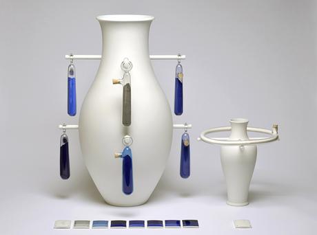 DESIGN: I colori in polvere nei vasi di Dean Brown DESIGN: I colori in polvere nei vasi di Dean Brown