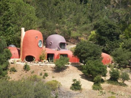 Casa.it Gossip – La casa dei Flintstones esiste davvero ed è in vendita
