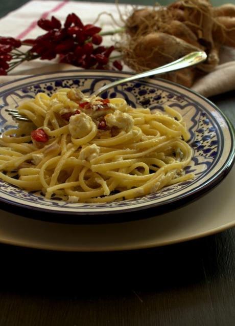 Linguine con scalogno fresco, ricotta e peperoncino, un’altrnativa al classico “aglio, olio e peperoncino”  e benvenuto settembre!