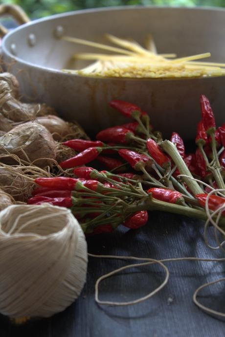 Linguine con scalogno fresco, ricotta e peperoncino, un’altrnativa al classico “aglio, olio e peperoncino”  e benvenuto settembre!