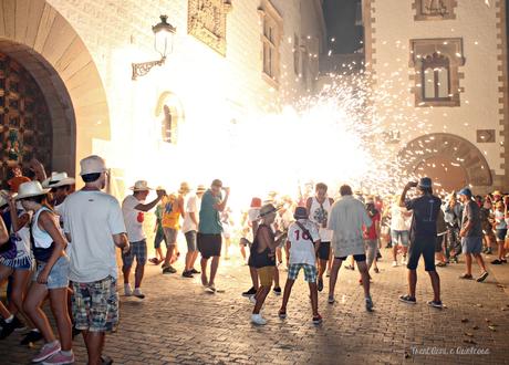 Giocare con il fuoco palau maricel sitges correfocs
