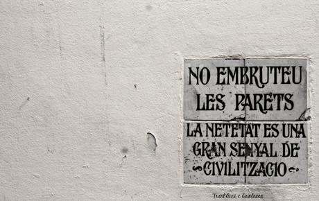 Non sarei mai potuta essere una bambina catalana non sporcare le pareti sitges