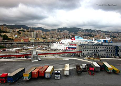 Quando viaggiavo con la Tirrenia porto di genova in agosto