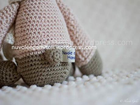 Teddy is… Teddy Teddy in maglioncino rosa particolari