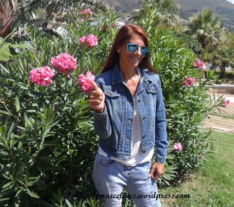 STARLOOKS: LOOKBOOKS RESORT EDITION 733