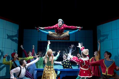 Teatro della Luna 2015 – 2016: ecco gli spettacoli in programma Teatro della Luna 2015 – 2016: ecco gli spettacoli in programma