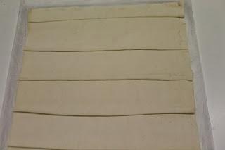 Rose di mele con pasta sfoglia e crema pasticcera Rose di mele con pasta sfoglia e crema pasticcera