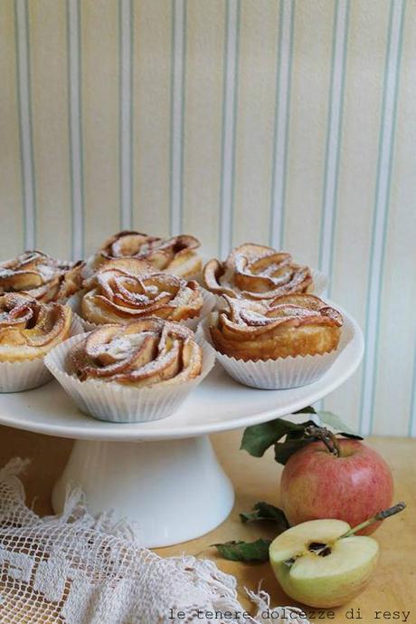 Rose di mele con pasta sfoglia e crema pasticcera Rose di mele con pasta sfoglia e crema pasticcera