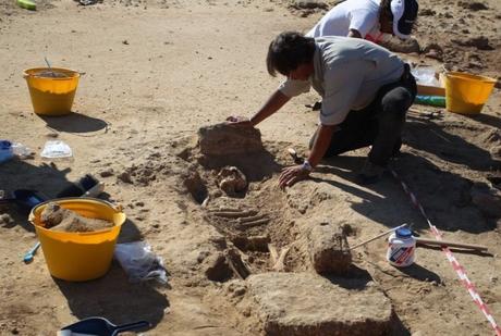 Trovati due scheletri nella Valle dei Templi Trovati due scheletri nella Valle dei Templi