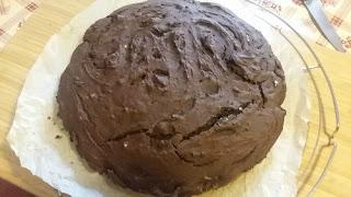 Torta al cioccolato e avocado senza uova glassata al cioccolato fondente Torta al cioccolato e avocado senza uova glassata al cioccolato fondente