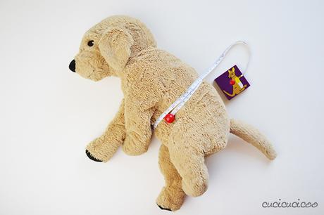 Come cucire una coulisse con elastico Come cucire una coulisse (per girovita elasticizzato). Parte della serie “Impara a Cucire a Macchina” su www.cucicucicoo.com!