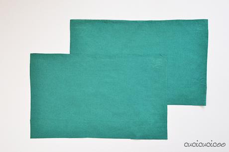 Come cucire una coulisse con elastico Come cucire una coulisse (per girovita elasticizzato). Parte della serie “Impara a Cucire a Macchina” su www.cucicucicoo.com!