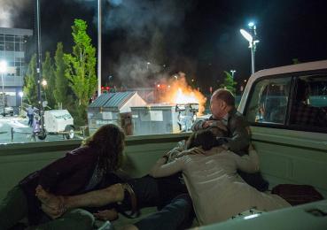 70569-fear-the-walking-dead-episode-103-liza-rodriguez-2-leg