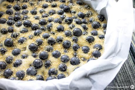 torta-con-uva-fragola-e-olio-extravergine-oliva-contemporaneo-food