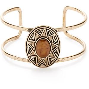 LOOKS: Ethnic Style LOOKS: Ethnic Style