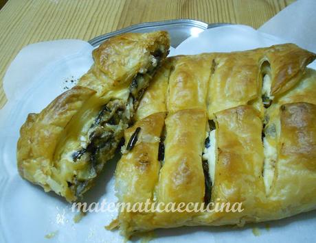 Strudel Salato di Pasta Sfoglia con Melanzane e Fiocchi di Ricotta