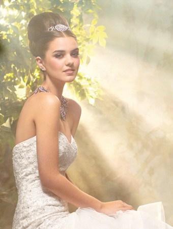 cenerentola-chic-alfredo-angelo-wedding-dress