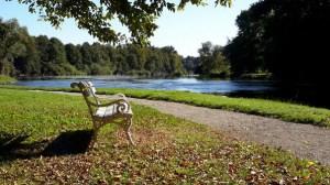 SLOVENIA otocec con panchina web