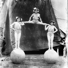 Il magico mondo del circo nelle fotografie di Frederick W. Glasier.