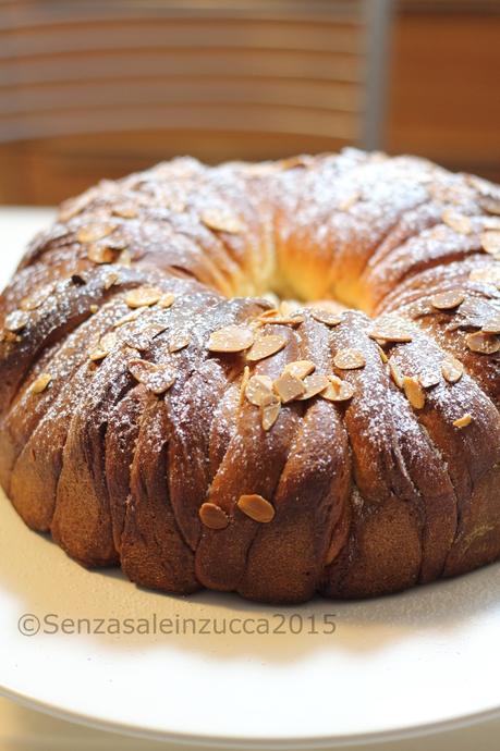 Torta brioche alla panna e crema pasticcera super veloce