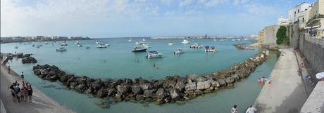 Otranto fra antiche mura, cielo e mare