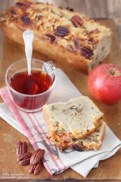 Pane dolce alle mele e noci pecan