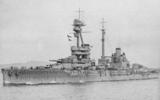 La HMS Agincourt, corazzata a tre bandiere