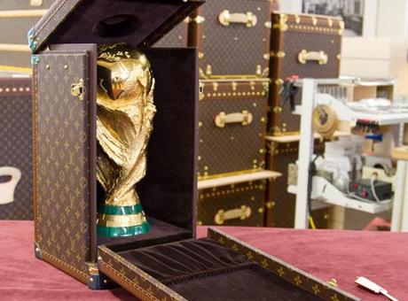 ESCLUSIVO: Louis Vuitton FIFA World Cup Trophy 2010 Travel Case