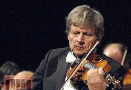 EXPO: Uto Ughi in concerto a Shanghai con due preziosissimi violini del '700