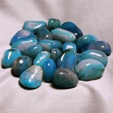 I cristalli possono trasformare la tua vita e le tue relazioni. I cristalli possono trasformare la tua vita e le tue relazioni.