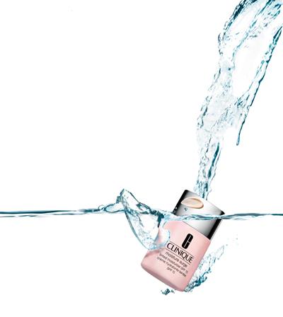 moisture surge tinted moisturizer spf 15 di clinique 1 Moisture Surge Tinted Moisturizer, idratazione e colore by Clinique