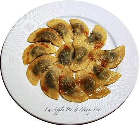 Ravioli con salsa aromatica e hamburger di frutta secca... perché niente è come sembra...