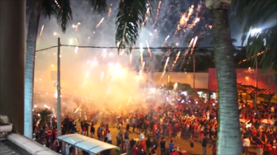 (VIDEO)Deportivo Independiente Medellín's fans welcome team bus with pyroworks. Copa Aguila 2015 vs Junior