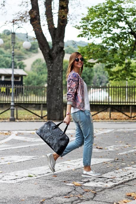 2-outfit-look-ripped-jeans-Francesca_Focarini-bomber-jacket