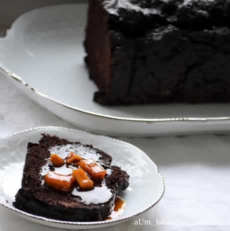 Plumcake al cacao con mele caramellate alla cannella