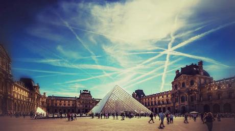 In tour dentro il Louvre