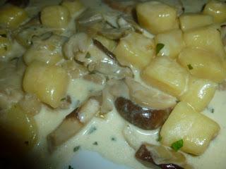 gnocchi con i funghi gnocchi con i funghi