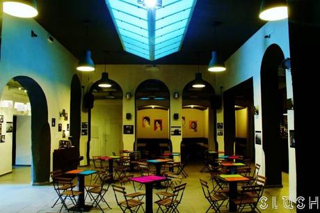 Aperitivi in tutte le lingue del mondo a piazza Bellini Aperitivi in tutte le lingue del mondo a piazza Bellini