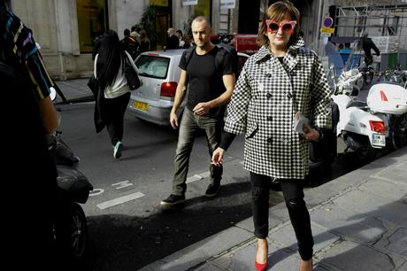 PFW E UN OCCHIALE ROSSO FUOCO 2